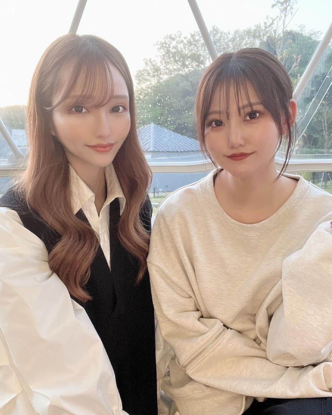 愛咲りりのインスタグラム：「はじめてのグランピング🏕️ 焚き火する能力なくてマシュマロ焼けなかったのかなしかった笑  #グランドーム千葉富津 #グランピング #サウナ」