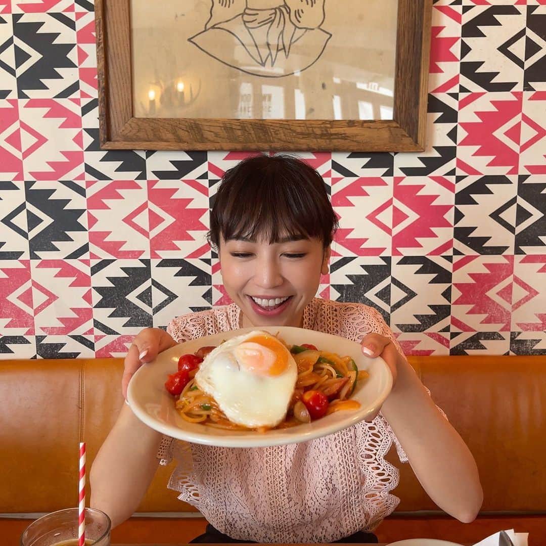 夏江紘実のインスタグラム：「. パワフルナポリタン🍝🧡❤️🤤 美味しい時間大好きだ〜♡♡ . .」