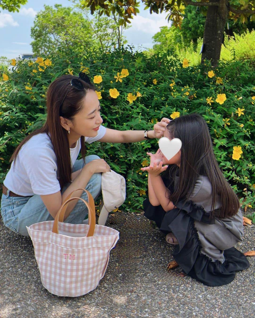 近藤千尋さんのインスタグラム写真 - (近藤千尋Instagram)「子供達と休日❤️👧👧 パパを置いて思い付きで岡山へ🚄💓笑  じぃじ、ばぁばはいつもいきなり帰ってくる 私達にびっくりしております😂笑」5月28日 14時39分 - chipichan.1215