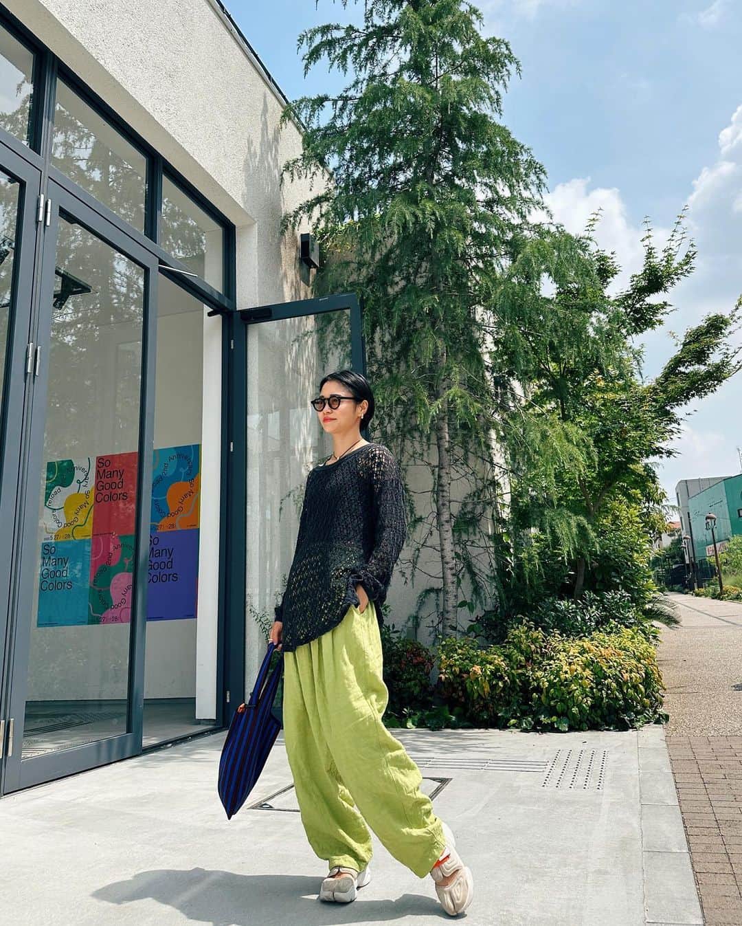 忍舞のインスタグラム：「しもきたday☀️ 暑くて最高な日 大好きなお店でランチして パンかおーとしたら おやすみやった。。。  ランチはおいしかったー！  母も美味しいってたべてた💓  近所に @mingtenghaohao と　@universalbakes_nicome ほしいw  #下北沢 #下北沢ヴィーガン #ヴィーガンランチ #ヴィーガン台湾料理」