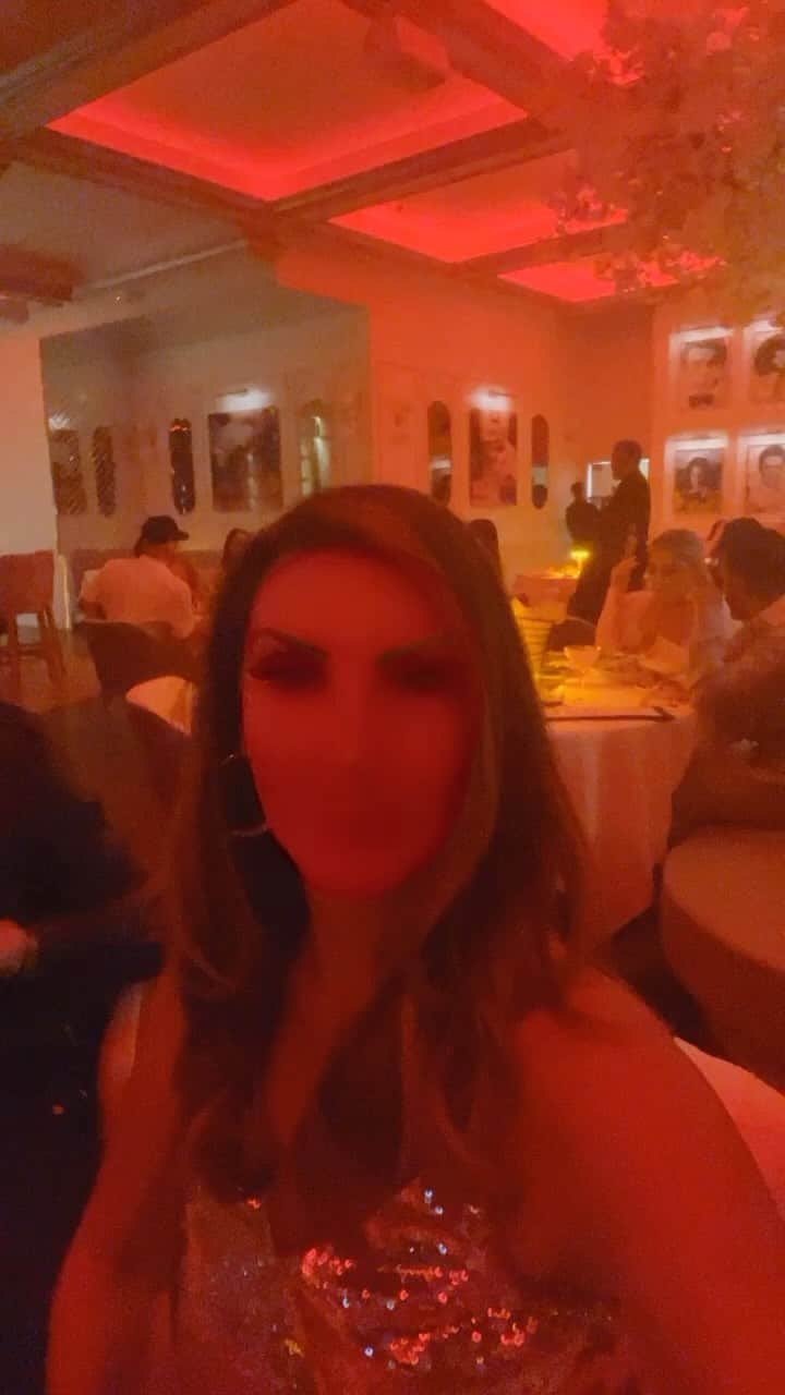 ヘザー・マクドナルドのインスタグラム：「After show fun at @villaazurlasvegas」