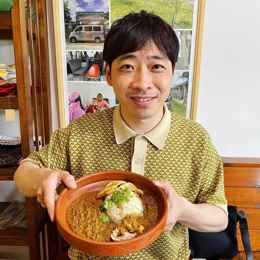 堂島孝平さんのインスタグラム写真 - (堂島孝平Instagram)「久しぶりに「ハイダル」へ。ハイダルさんのカレーをまた食べられて幸せでした。今回はスパイシーキーマミックスカレー。最高でしたー！」5月28日 15時39分 - dojima_kohei