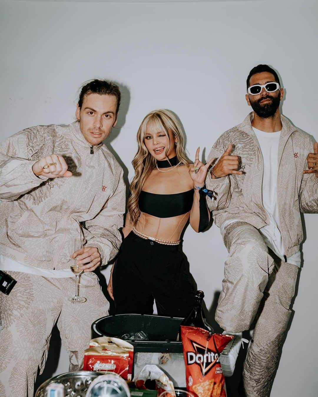 のインスタグラム：「Felt good to be back home to performing at my first ever EDM festival with @yellowclaw 🔥   COLD LIKE SNOW out now!」