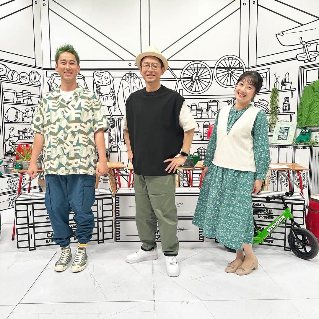 のインスタグラム：「5月20(土)のMC衣装👚つづくさんの帽子も素敵でした！どようだよ公式Instagramで詳細チェックしてくださいね👗 ・ #つづくさんのどようだよ #どようだよ #衣装 #番組衣装 #衣装協力 #ワンピース #帽子 #ヘアセット」