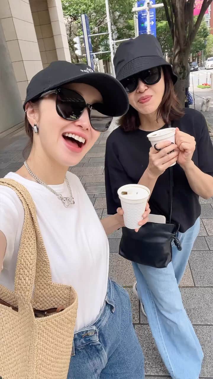 翁安芸のインスタグラム：「With @nobukoaspen 🫶🏻❤️  #sunday #roppongihills #tokyo #motheranddaughter」