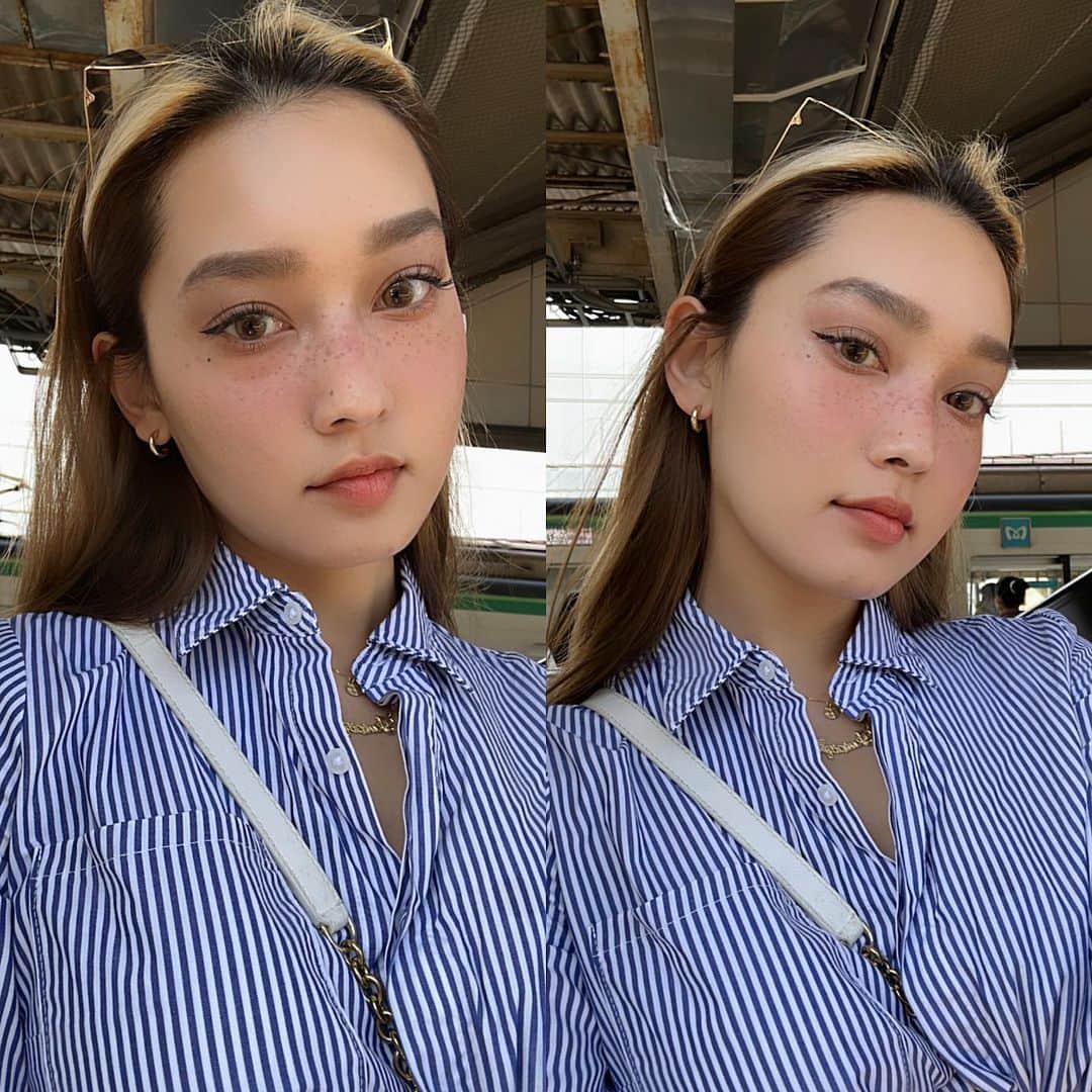 のインスタグラム：「珍しくシャツ着てる日🦋♡  そばかすってなんだか可愛いよね🫶🏻✨ #シャツコーデ」