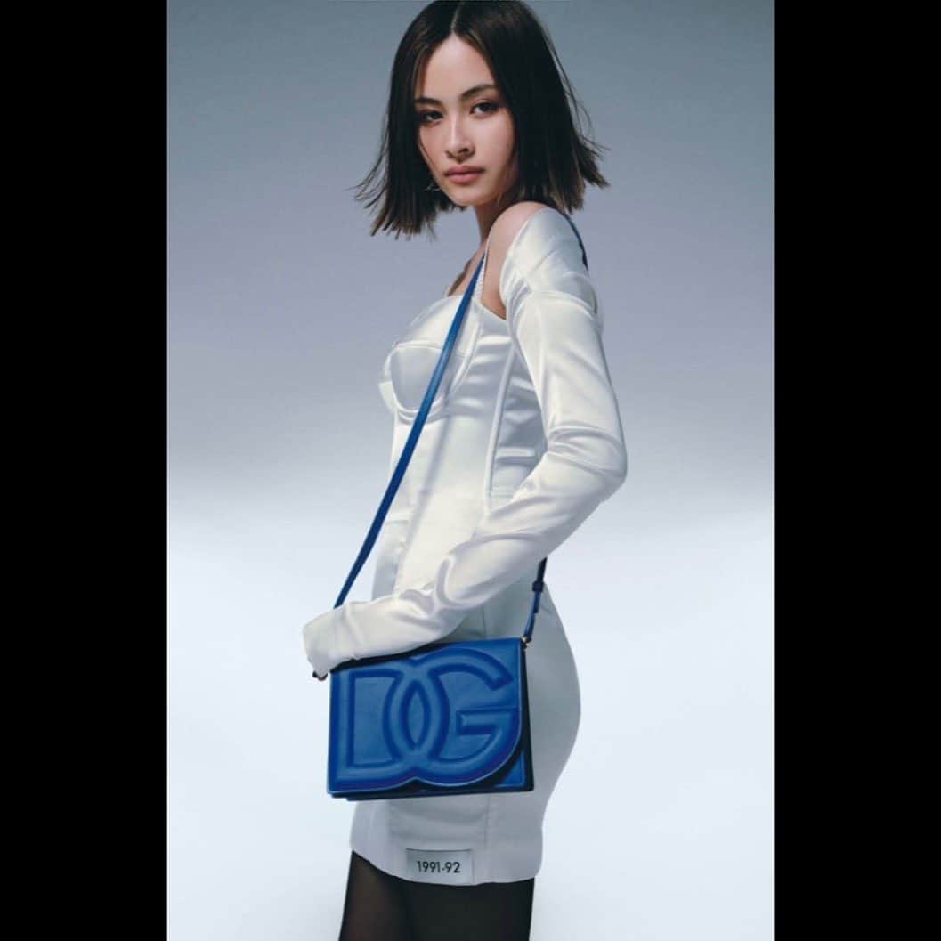 のインスタグラム：「ELLE JAPON 💙」