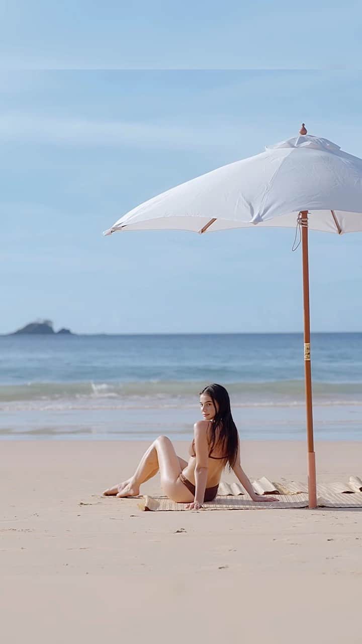 アン・カーティスのインスタグラム：「🦋 dreaming 🦋」