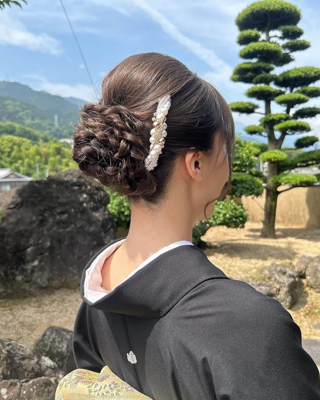 今村仁美さんのインスタグラム写真 - (今村仁美Instagram)「弟の結婚式...💍 黒留袖を着て参加🌸 とってもいい結婚式でした✨ Love family❤️  てか、 一気に人妻感出てくるね🤣  #めでたい日 #初めての留袖 #地元結婚式 #愛媛🍊」5月28日 16時09分 - imamura_hi