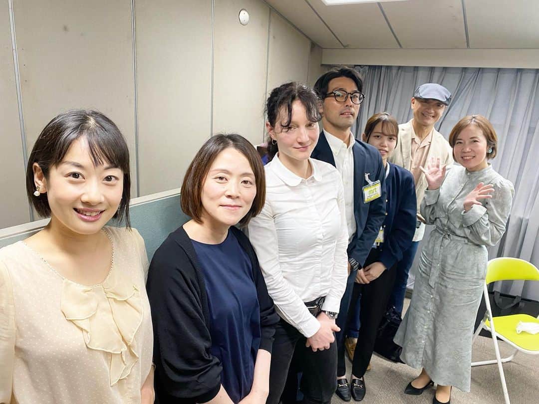 のインスタグラム：「小林市地方創生課国際化推進コーディネーターの方々、そしてドイツご出身の国際交流員の方をゲストにお招きしました！ ・ 地域と一緒に外国人の方の居場所を作って行く、小林市の「地域日本語教室　絆」の取り組みとは！？ ・ おやこ応援ラジオ　mrtラジオ日曜日10時30分〜 ・ #おやこ応援ラジオ #おやこ #国際化 #居場所作り #多文化共生社会  #小林市 #小林市地方創生課 #地方創生 #国際交流員 #sdgs #radiko #radikoタイムフリー」