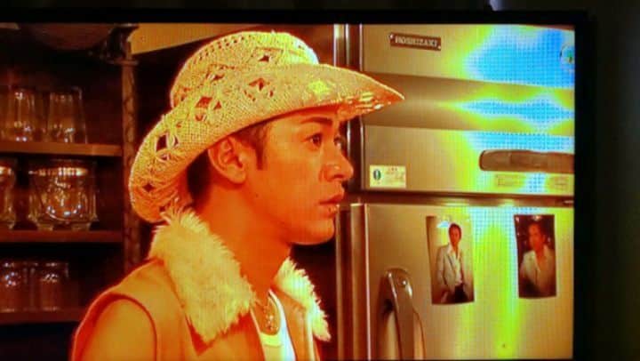 のインスタグラム：「私が物凄く怒る役(ゲイバーのママ役)  ☆しかし全く怖くない。 ☆手前に座る若手の俳優さんらが必死に笑いを堪えている気持ちが分かる。 ☆一応、私は必死なのだが、必死になればなる程、空回りになる。  それを『大根演技』と人は呼ぶ。  #山咲トオル #toruyamazaki   おやつタイムな感じで どうぞご覧下さいませ。」