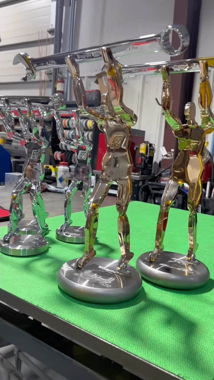 ウエストコーストチョッパーズのインスタグラム：「Snap On Tools had their big Super Speedway contest in Indy yesterday.   A few lucky winners got one of the kinda coolish trophy/sculptures I forged.   I dig the way they turned out, wish I made an extra for myself.  #jessejames」