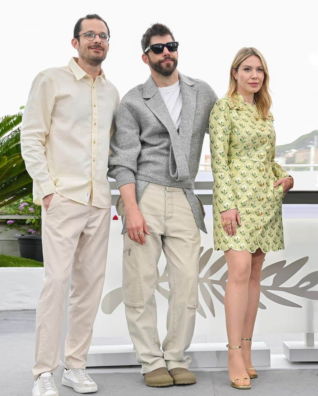 クリスチャンディオールさんのインスタグラム写真 - (クリスチャンディオールInstagram)「Joining the #StarsinDior wearing Dior at the @FestivaldeCannes 2023, Quentin Tarantino graced the closing ceremony, alongside jury president @Ruben_Ostlund and jury member Denis Ménochet. They are followed by actor @JakeRyan in a black tailored wool suit, white cotton shirt and black silk bow tie. Stay tuned to see a video of him as he prepared for his first festival. Other notable attendees included @CoryMichaelSmith, @AmirElMasry, and @PierreYvesCardinal, all impeccably dressed in captivating looks from the visionary @MrKimJones. #DiorCannes」5月29日 3時13分 - dior