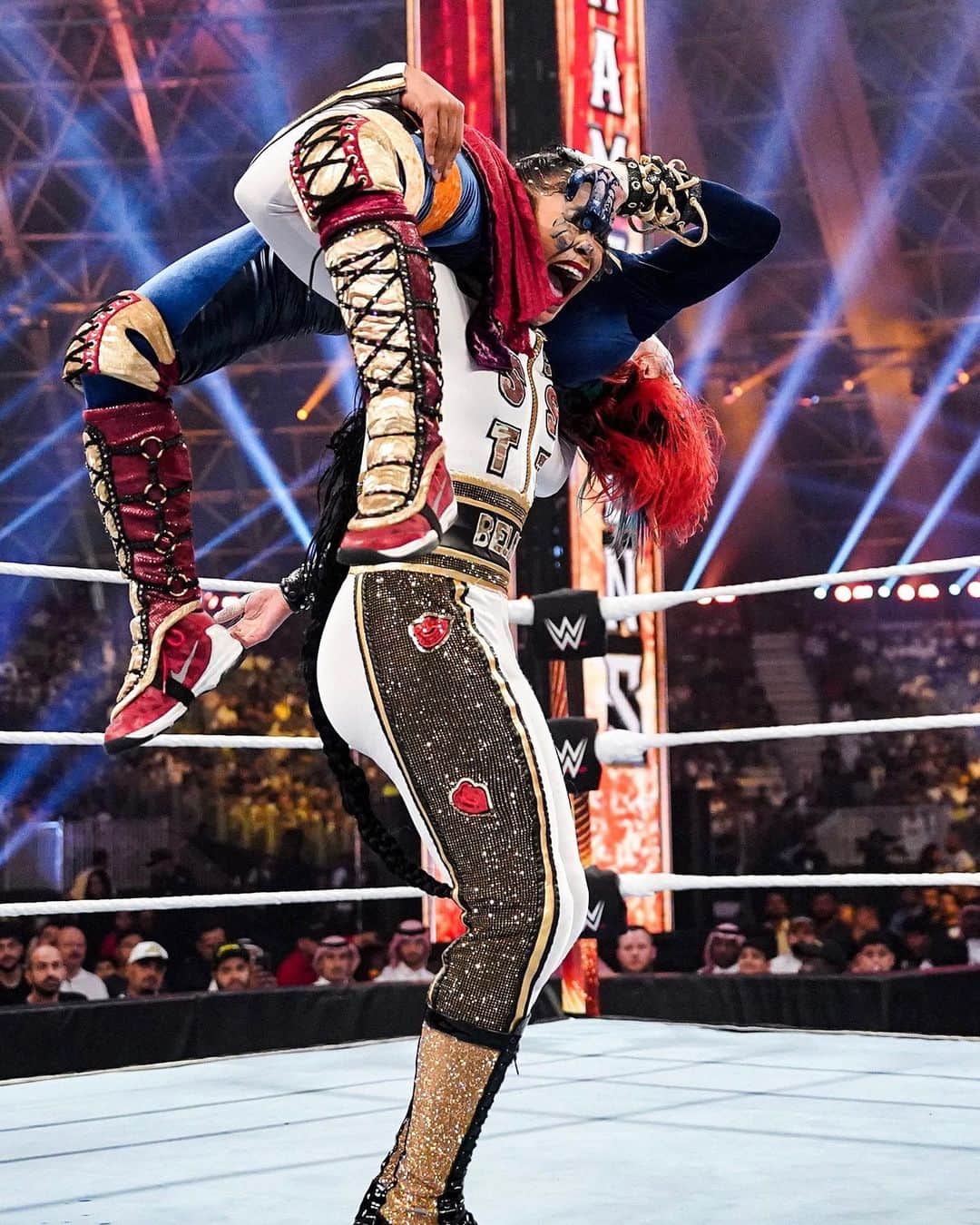 華名（明日華）さんのインスタグラム写真 - (華名（明日華）Instagram)「Your NEW #WWERaw Women’s Champion … @wwe_asuka!   #WWENOC」5月29日 1時59分 - wwe_asuka