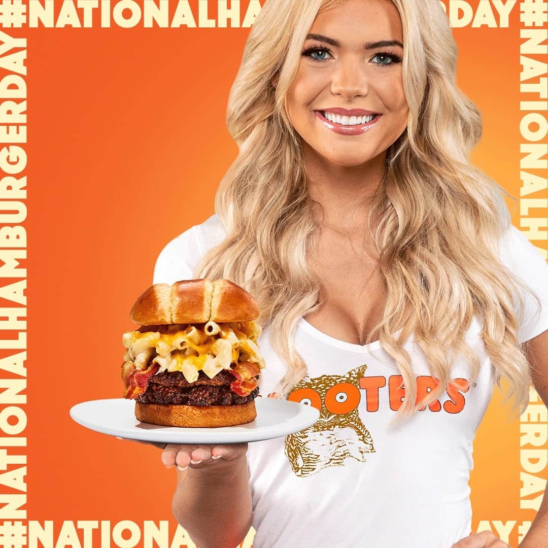 Hootersさんのインスタグラム写真 - (HootersInstagram)「To all you bun lovers out there, today is for you 🍔❤️ Come over and treat yourself to any of our specialty burgers. #NationalHamburgerDay」5月29日 2時00分 - hooters
