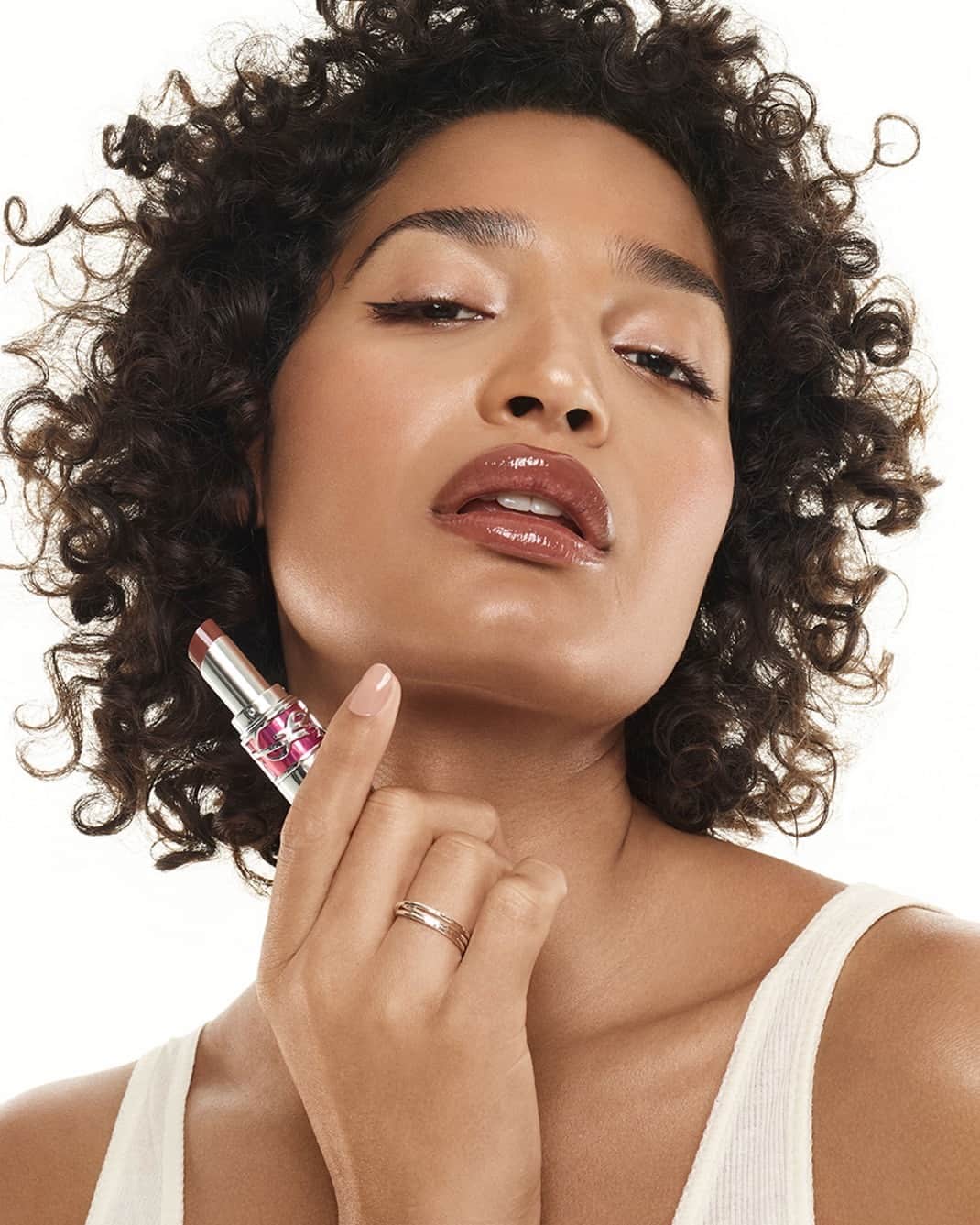 Yves Saint Laurent Beautyさんのインスタグラム写真 - (Yves Saint Laurent BeautyInstagram)「@IndyaMoore goes all in with the intense gloss and juicy shades of ROUGE VOLUPTÉ CANDY GLAZE. Dive into this unique creamy lip gloss stick with show-stopping shine for never-ending comfort.  ROUGE VOLUPTÉ CANDY GLAZE N°14  #YSLBeauty #CandyGlaze #IndyaMoore」5月29日 2時00分 - yslbeauty