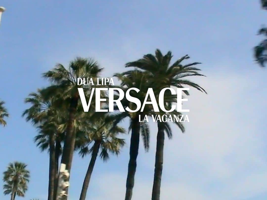ジャンニヴェルサーチのインスタグラム：「An Afternoon with Dua Lipa & Donatella  Cannes, South of France.  The collection is available now in-store and at Versace.com.  #VersaceLaVacanza」