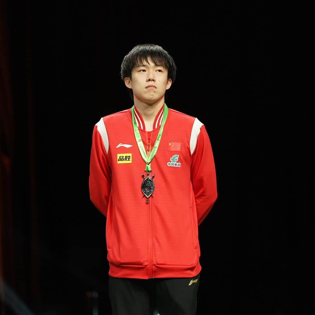 ITTF Worldさんのインスタグラム写真 - (ITTF WorldInstagram)「Presenting the #ITTFWorlds2023 Women's and Men's Singles podium 🏆   Women's Singles 🥇 Sun Yingsha 🥈 Chen Meng 🥉 Chen Xingtong 🥉 Hina Hayata  Men's Singles 🥇 Fan Zhendong 🥈 Wang Chuqin 🥉 Ma Long 🥉 Liang Jingkun  #Durban2023 #TableTennis #PingPong」5月29日 2時01分 - wtt