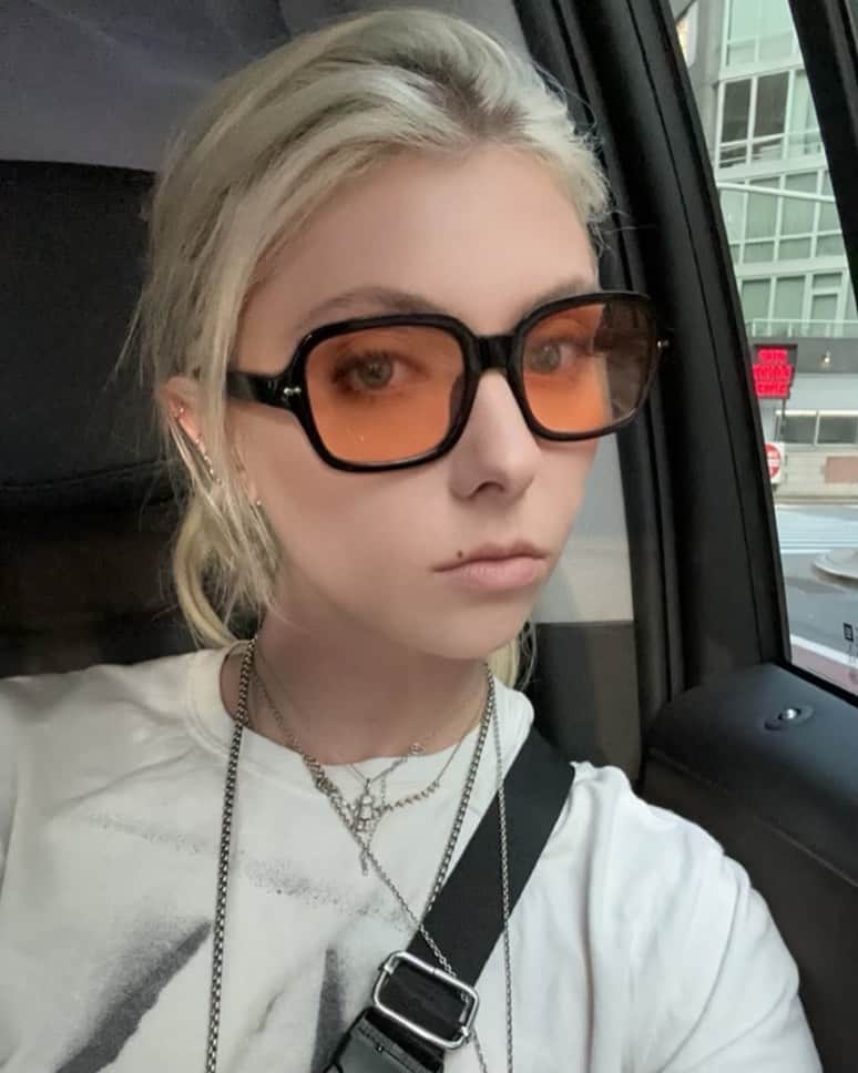 テイラー・モンセンのインスタグラム：「COLUMBUS!  On the way to @sonictemplefestival see you at the MAIN STAGE at 4pm…then @foofighters tonight!!! #deathbyrockandroll」