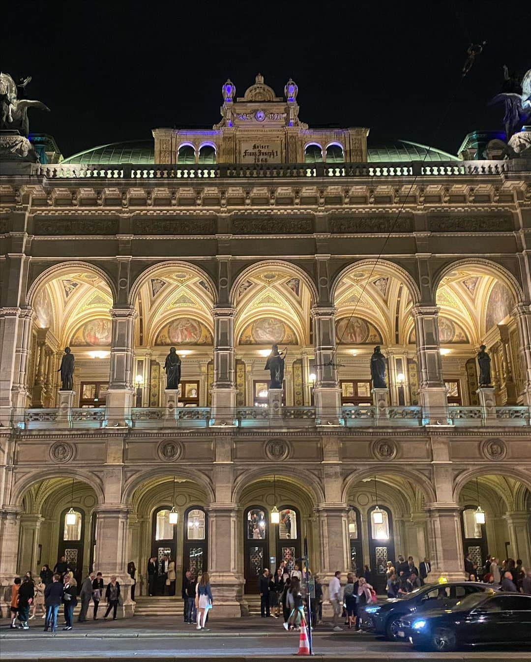 チョ・ハンチョルさんのインスタグラム写真 - (チョ・ハンチョルInstagram)「#Wien #빈 #비엔나 이제 ‘일할 결심’」5月29日 2時24分 - 1season73