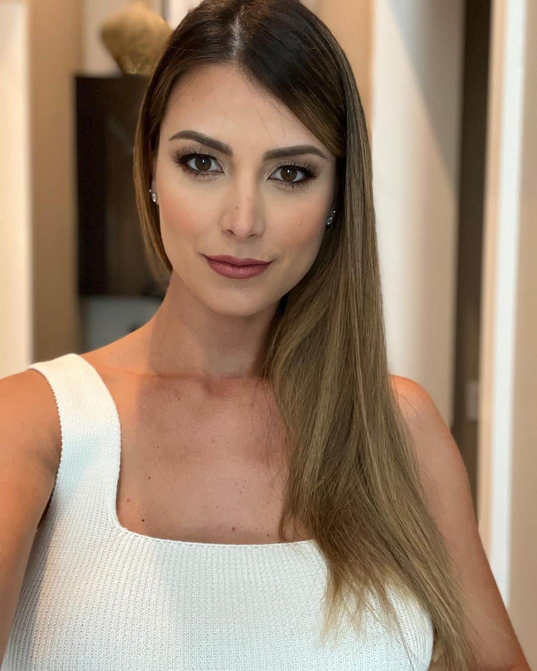 ステファニア・フェルナンデスのインスタグラム：「¿Qué ves? 🤍」