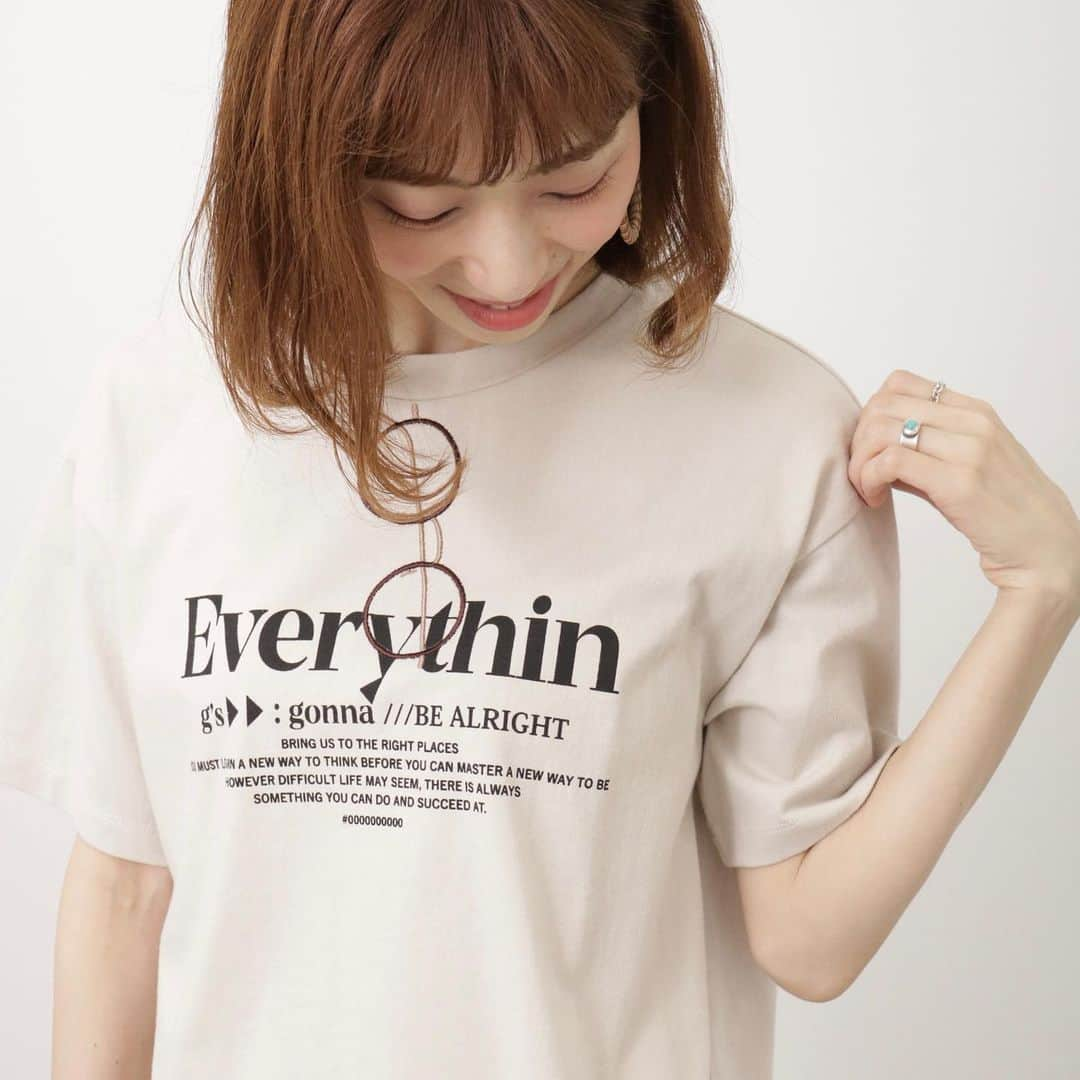 Lugnoncure（ルノンキュール）さんのインスタグラム写真 - (Lugnoncure（ルノンキュール）Instagram)「【T-SHIRT COLLECTION】 夏のコーディネートに欠かせないTシャツ。 今年もバリエーション豊かに揃っております！ ⁡ ロゴプリント、刺繍、スリーブレス、五分袖… とお好みのものからチョイスしてみて♪ ⁡ お求めやすいプライスでデザイン違いでの おまとめもおすすめ◎ ⁡ ⁡ •ロゴプリントTシャツ ¥2,970(tax incl.) _No.1212626 off-white/pink/black ⁡ •前後ロゴ5分袖レイヤードTシャツ ¥2,970(tax incl.) _No.1212531 off-white/beige/pink/charcoal ⁡ •メガネ刺繍Tシャツ ¥2,970(tax incl.) _No.1212532 off-white/beige/pink/charcoal ⁡ •ポケット女の子刺繍Tシャツ ¥2,970(tax incl.) _No.1212533 off-white/mint/charcoal ⁡ ⁡ ※商品画像は、撮影環境やご利用のPC・スマートフォンのモニター環境などにより実物と色味に差異がある場合がございます。 ⁡ ⁡ ⁡ #lugnoncure #ルノンキュール #オフコーデ #オフスタイル #休日コーデ #大人カジュアル #大人カジュアルコーデ #カジュアルコーデ #ナチュラルファッション #リラックスコーデ #Tシャツ #tshirt #2023ss #summer #canshopig」5月28日 18時32分 - lugnoncure