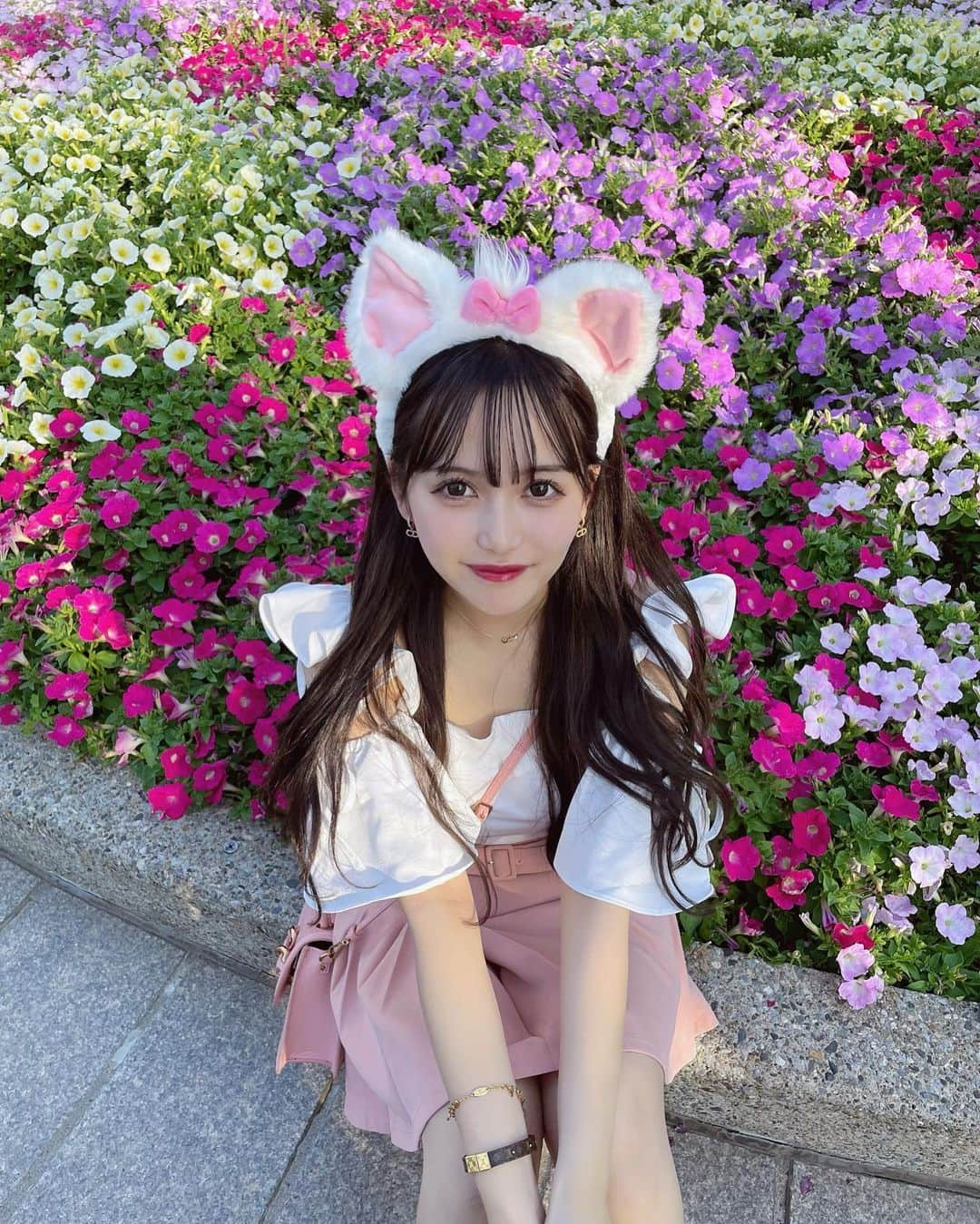 西綾乃のインスタグラム：「Disney Sea🫧‪🩵  念願のマリーちゃんのカチューシャつけれた🐈‍⬛🎀」