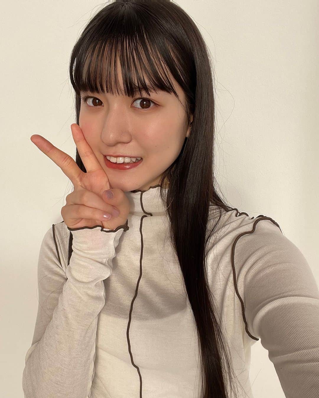 Seventeenさんのインスタグラム写真 - (SeventeenInstagram)「みれたんセルフィー👼✨  オフショをお願いするとノリノリでセルカを撮ってくれました🎶  #Seventeen #セブンティーン #ST #STモデル #STモ  #セブンティーンモデル #林美澪  #SKE48 #アイドル  #みれたん #オフショット  #モデル #中学生 #JC #撮影 #撮影オフショット」5月28日 19時00分 - seventeenjp_mag