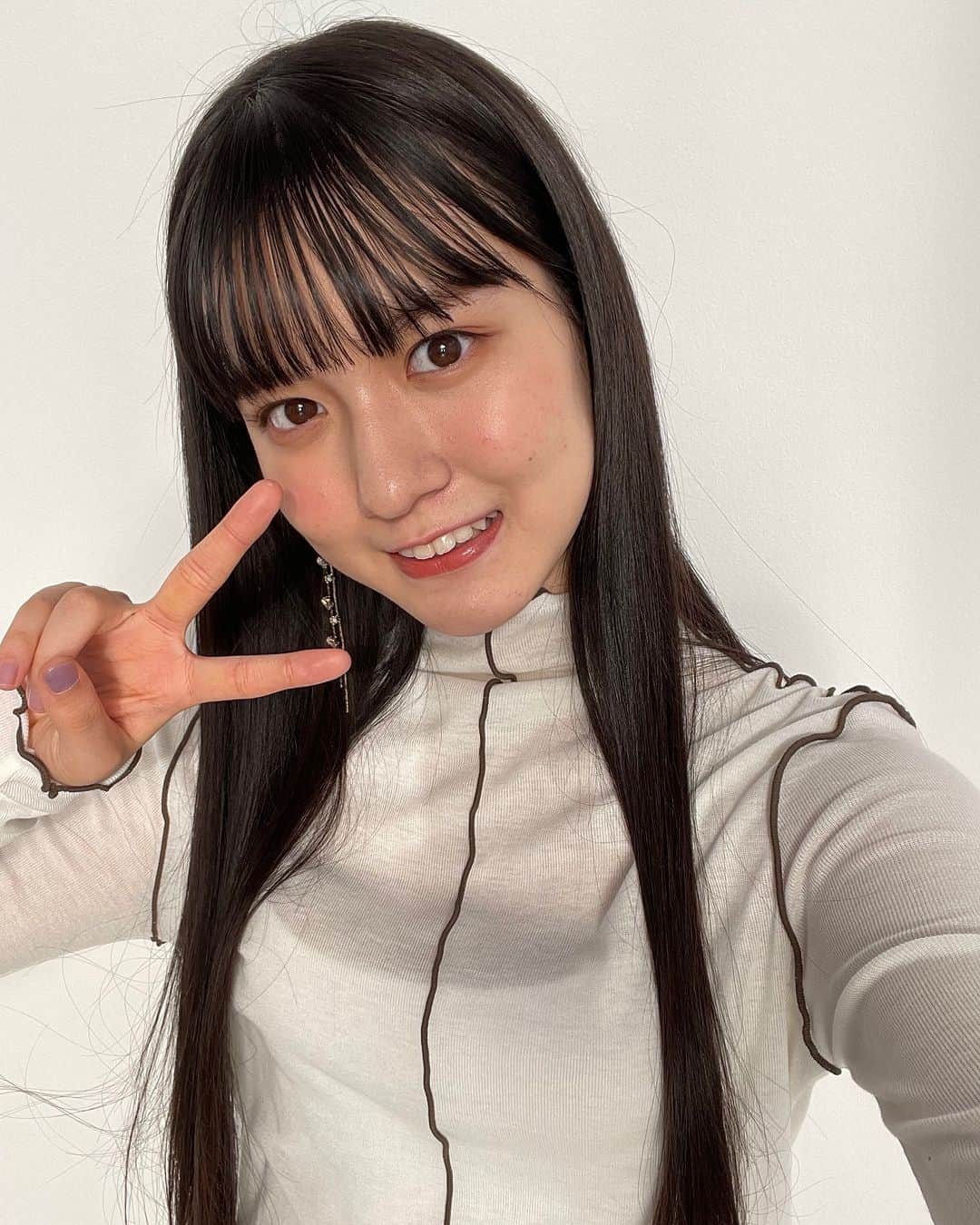 Seventeenさんのインスタグラム写真 - (SeventeenInstagram)「みれたんセルフィー👼✨  オフショをお願いするとノリノリでセルカを撮ってくれました🎶  #Seventeen #セブンティーン #ST #STモデル #STモ  #セブンティーンモデル #林美澪  #SKE48 #アイドル  #みれたん #オフショット  #モデル #中学生 #JC #撮影 #撮影オフショット」5月28日 19時00分 - seventeenjp_mag