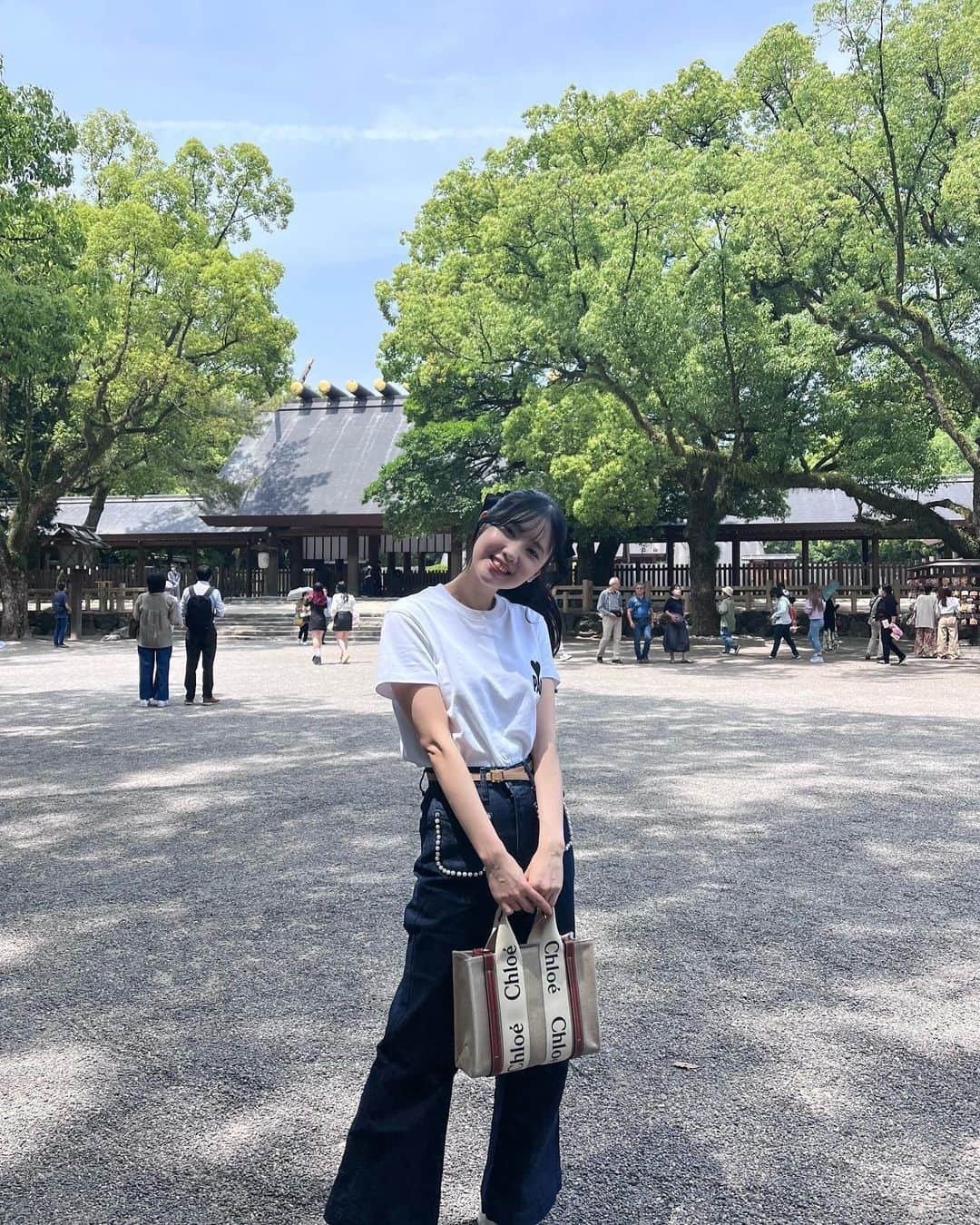 神谷るなのインスタグラム：「毎年５月は恒例の熱田神宮へ⛩  #熱田神宮 #follow #Chloe #amiparis」