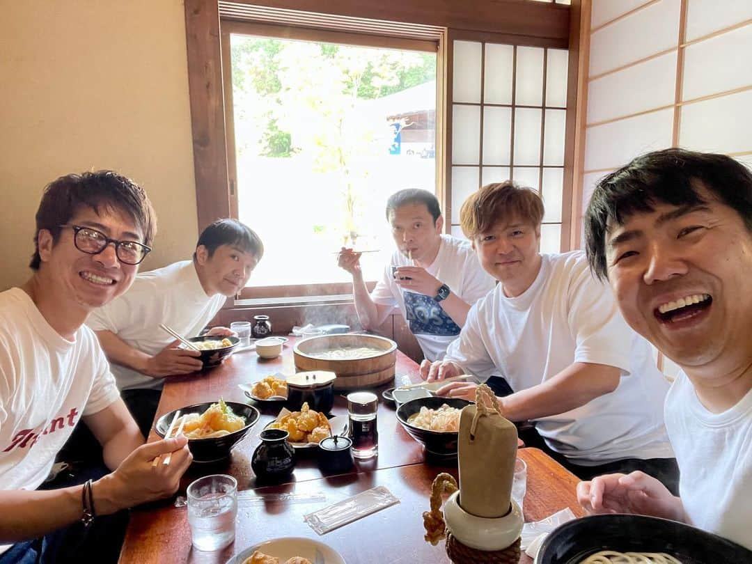 梶剛さんのインスタグラム写真 - (梶剛Instagram)「中川家さんとテンダラーさんとうどん〜！  すゑひろがりずとジェラードンとカフェ〜！  #香川県 #中川家 #テンダラー #すゑひろがりず #ジェラードン #讃岐うどん」5月28日 19時06分 - kajitsuyoshi