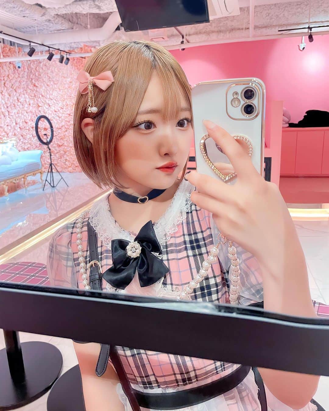 香月杏珠のインスタグラム：「・  私の1番可愛いところに気づいてる？♡  ・   #コンカフェ  #コンセプトカフェ  #コンカフェ嬢  #コンカフェキャスト  #アイドル  #グラビアアイドル #大阪  #ミナミ  #心斎橋  #東心斎橋  #日本橋  #宗右衛門町 #チャーミームーン  #charmymoon  #ちゃむ #踊ってみた #踊り手 #自撮り#自撮り界隈#自撮り女子」