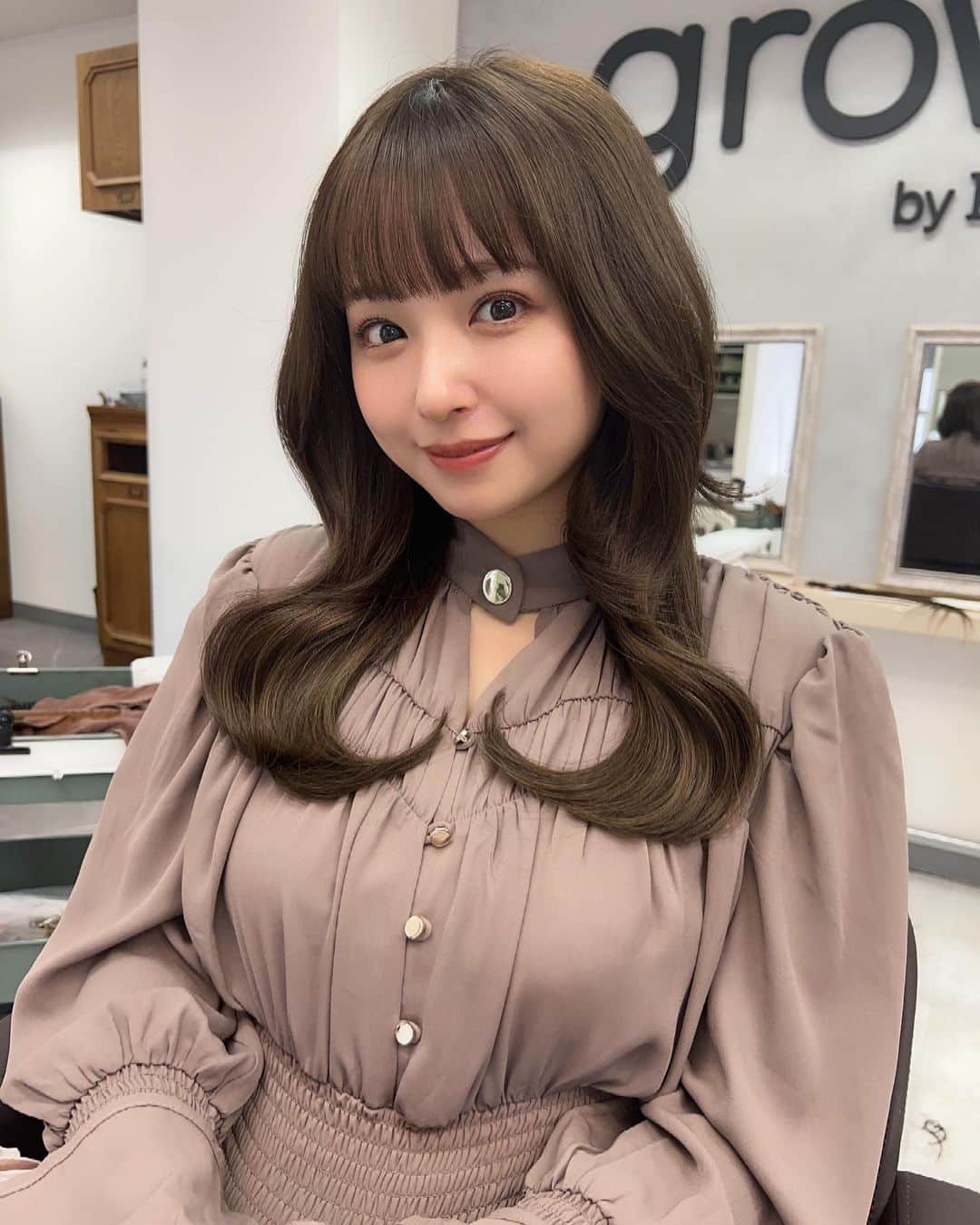 近藤里奈さんのインスタグラム写真 - (近藤里奈Instagram)「久しぶりのエクステ🧏🏻‍♀️  エクステは絶対 @aoi_no_hairs さん♪ とびっきりかわいくしてくれる🥺 いつもありがとうございます！」5月28日 19時35分 - rina_kondo_0223