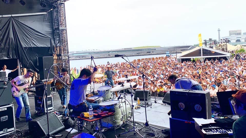 never young beachさんのインスタグラム写真 - (never young beachInstagram)「GREENROOM FESTIVAL ’23 at 横浜 赤レンガ倉庫にお越し頂いた皆さん、夏の始まりのような晴れ目様☀️ありがとうございました！ 次のライブは、6月11日(日)GREEN ROOM BEACH🏄  @greenroomfestival   #neveryoungbeach #ネバーヤングビーチ #ネバヤン」5月28日 19時28分 - never_young_beach_official