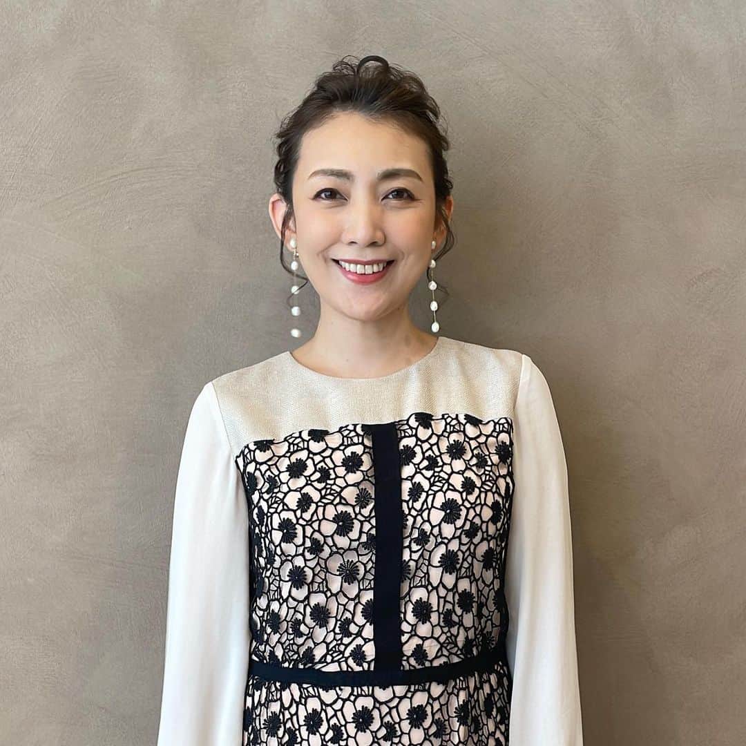 田中美里さんのインスタグラム写真 - (田中美里Instagram)「ヘアセットしてくれたのは#TRUE の村上さん。 @naa__0603 ...