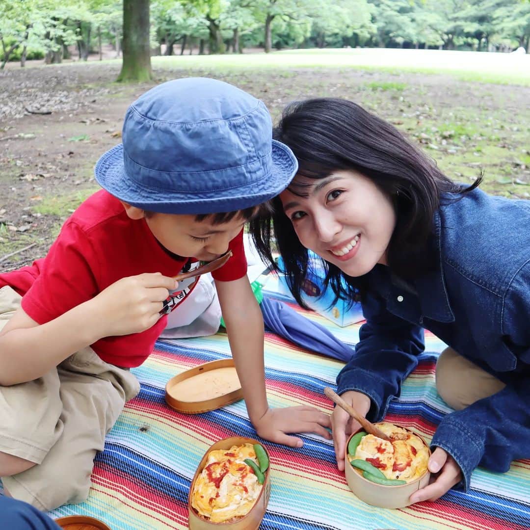 本仮屋リイナのインスタグラム：「たくさんお外で過ごした一週間でした🌿🌿🌿⁡ ⁡⁡ ⁡明日から関東は雨☔⁡⁡ もうすぐ⁡梅雨入りかしら☔🐌🐸🌼⁡ ⁡⁡ ⁡みなさんはどんな週でしたか？😊⁡ ⁡⁡⁡ ⁡#夫のプロフィール写真を撮リイナ⁡ #ぜんぜん良い写真撮れなさそうなカメラマン ⁡ ⁡#でもちゃんと1枚採用されました💮」