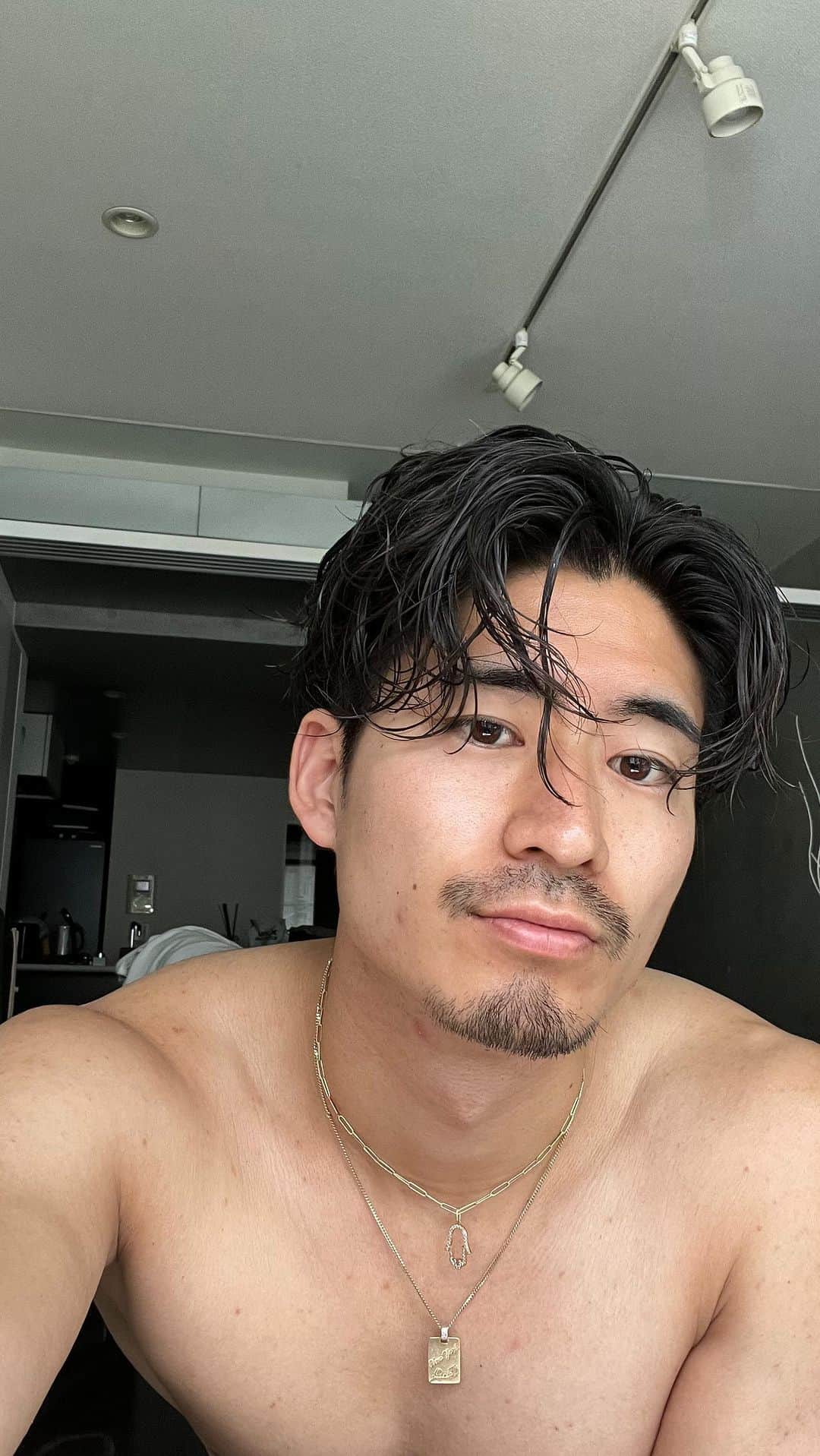 Kensukeのインスタグラム：「@sy32_official と共にフットサルへ🤲🏽⚽️」