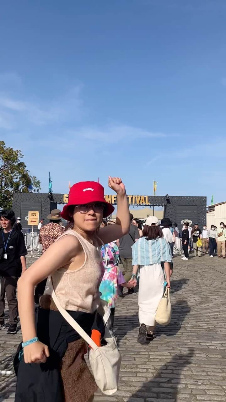 IMALUのインスタグラム：「恐らく2009年ぶりのグリーンルームフェス。  食べて、飲んで、踊って終わりました。 情報のない動画で本当に申し訳ない。  最高の時間をありがとうございました！！！  @greenroomfestival   帽子は飲んべえでフェス好きな人たちに是非おすすめ、飲んべえ @nonbee_official 帽子🧢  #greenroomfestival」