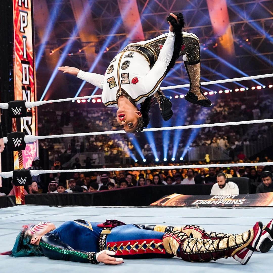 華名（明日華）さんのインスタグラム写真 - (華名（明日華）Instagram)「@biancabelairwwe was not ready for @wwe_asuka, the NEW #WWERaw Women’s Champion!   नई रॉ विमेंस चैंपियन आस्का के लिए तैयार नहीं थीं बियांका बेलेयर! #WWENOC」5月28日 19時46分 - wwe_asuka