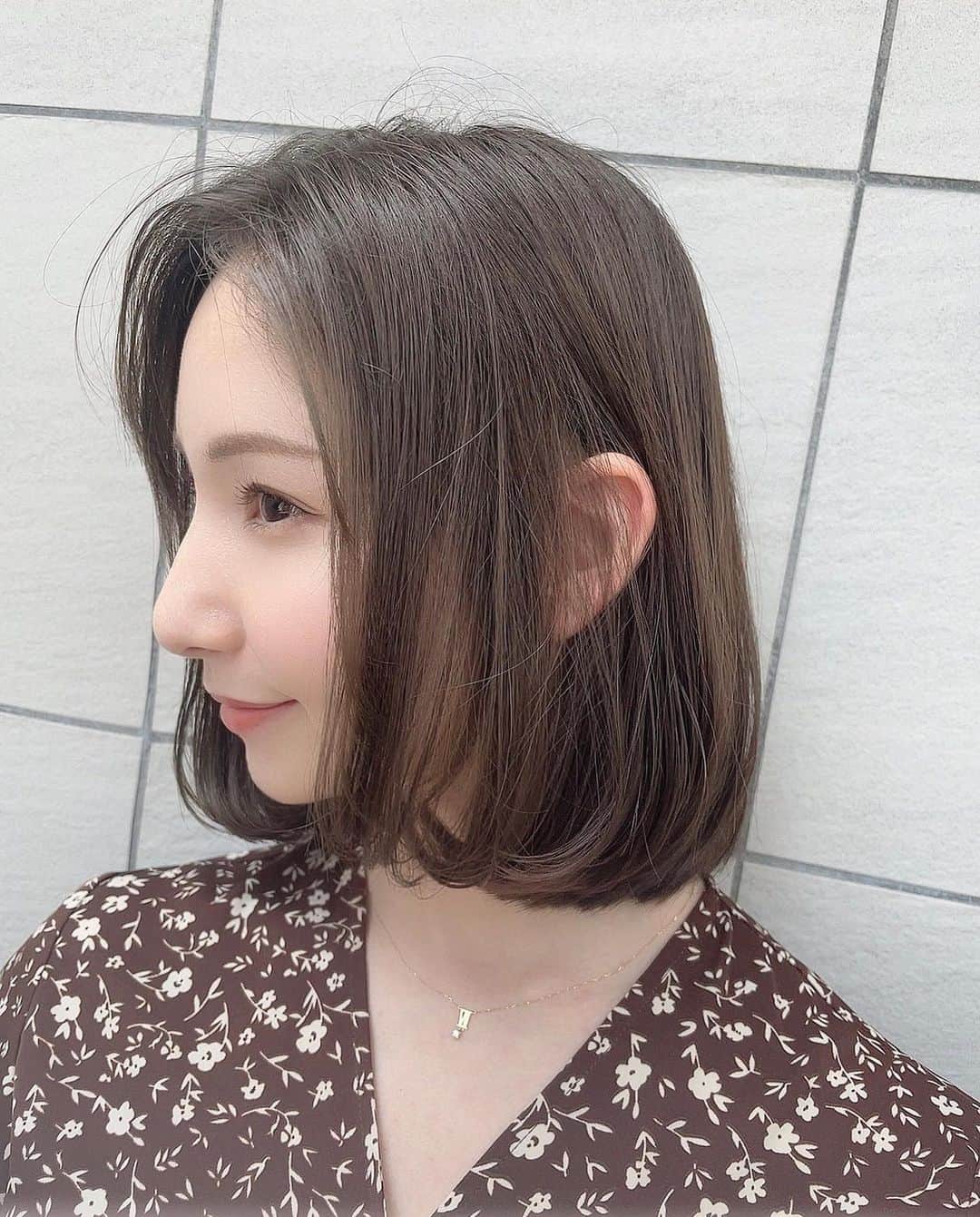 杉本麻衣佳のインスタグラム：「✂︎  バッサリと  山口さん @yamaguchimasahiro カラー 肌に合う綺麗な色味にしてくださるから透明感が出て、本当にすごい👏🏻」