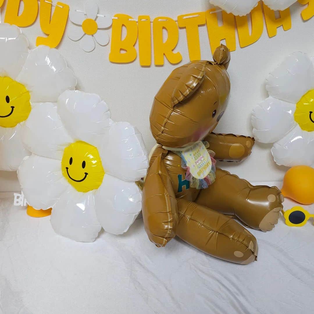 thesoy_yoonsoさんのインスタグラム写真 - (thesoy_yoonsoInstagram)「. 함모니와 할아버지가 생일이라고 용돈 주셔서 고기 잔뜩 사왔어요ㅋㅋㅋ . 케익 만들기 생파 시간 간당 간당하게 성공! . . 오늘 퐁키 생일 케익은 🍠고구마 위에 당근→고구마→브로콜리→고구마→닭가슴살→고구마→연어랑 소고기→고구마 . 무려10단 케익🎂 무염치즈와 오이로 마무리 . 곧 시작합니다 유튜브에서 만나요❤」5月28日 19時54分 - thesoy_yoonso