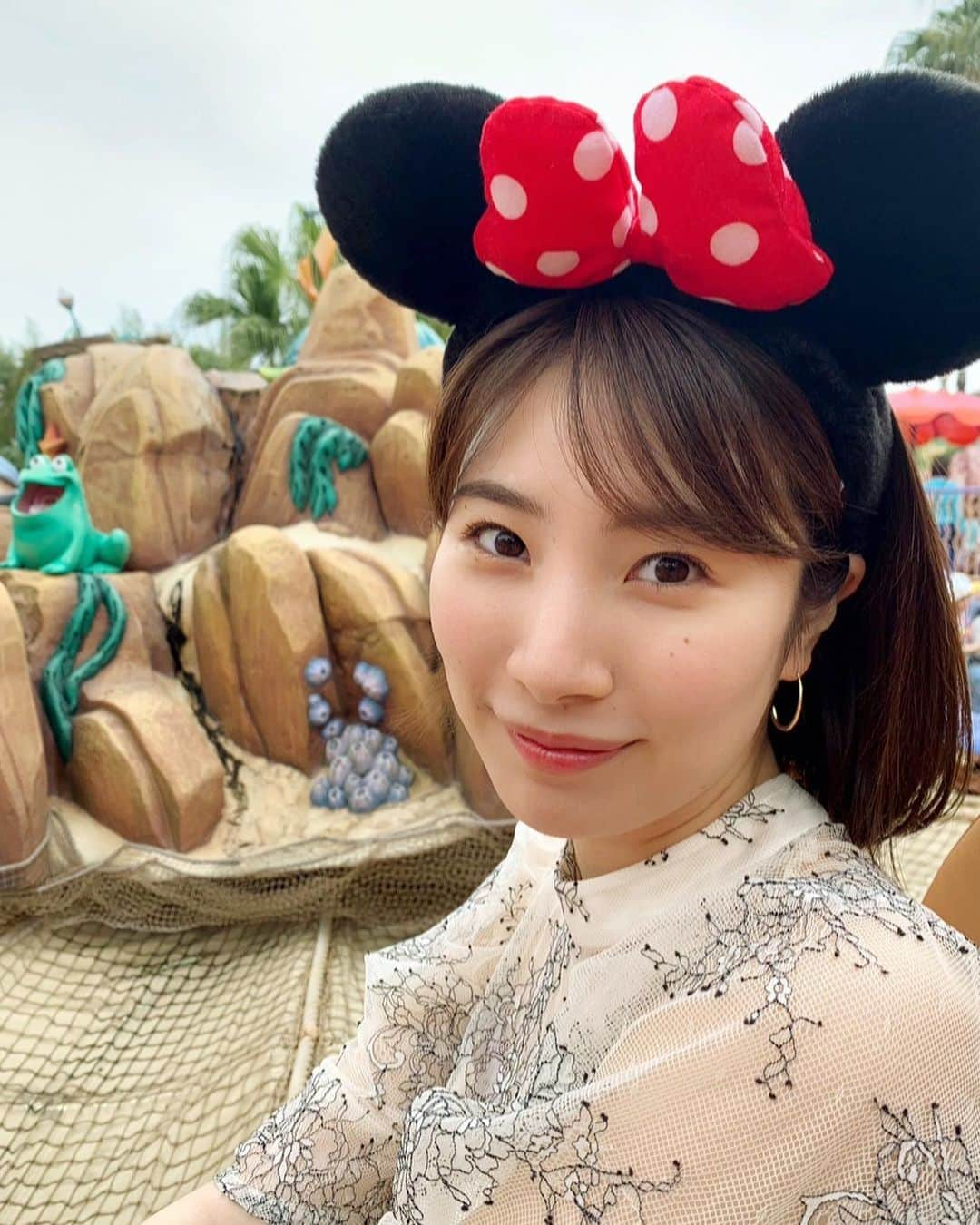 RUUNAのインスタグラム：「久しぶりのディズニー🏰🤍 お目当てだったショーは雨で観れなかったので 次回リベンジ！楽しかった🫶🫶  #Disney #disneysea  #ディズニー #ディズニーシー」