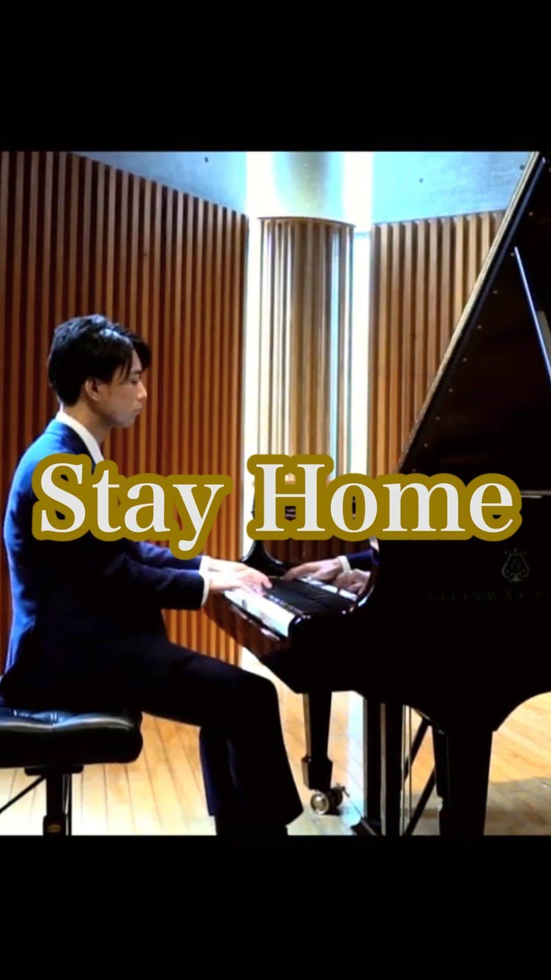 三浦コウのインスタグラム：「三浦コウと申します！ ⁡ リサイタルでも定番の曲 StayHome！ ⁡ ◼コンサート情報 ⁡ 7/30(日) 大阪 ハーモニーホール 8/5(土) 愛知 ヤマハ名古屋ホール 8/20(日)北海道札幌 渡辺淳一文学館 10/8 (日) 東京オペラシティ リサイタルホール ⁡ @koomiura 時間、チケットなど詳しくはオフィシャルサイトより _________________________ ‪#ピアノ #piano‬ #三浦コウ #StayHome」