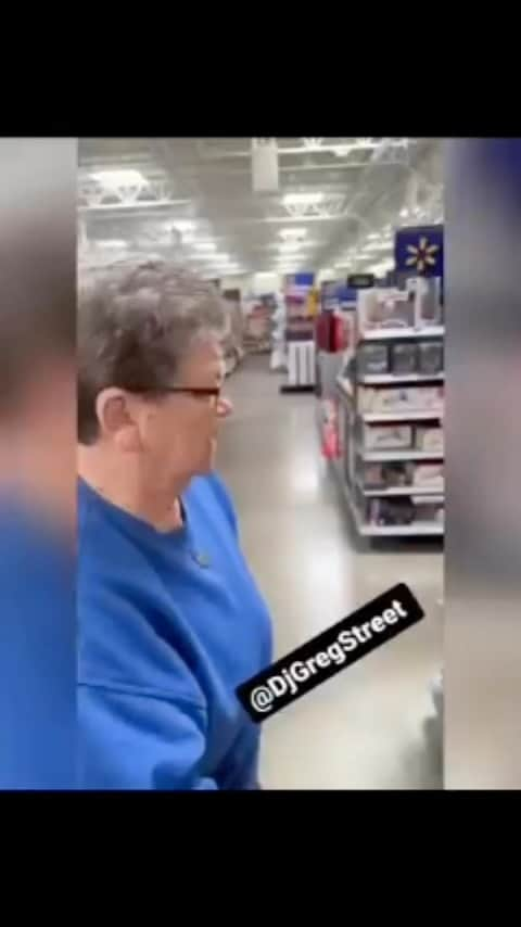 タリブ・クウェリのインスタグラム：「😂😂😂 ayo who did this??? 😂😂😂  Repost from @djgregstreet • Who's moma or grandma is this? Asking for a friend」