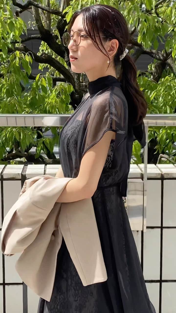 のインスタグラム：「2023.05.28 #daily 🕊 * ふふ . . お誕生日の日のドレスだよ👗 . . . #Vlog #reel #walking #ootd #ootdfashion #instalike #instagood #fashion #dress  #model #makeup #Instagram #オケージョン #今日のコーデ #パーティードレス #リール #ブイログ #タレント #インフルエンサー #モデル #広告モデル #アパレルモデル #ファッションモデル #クリエイター #フリーランス #お仕事依頼受付中 #おしゃれさんと繋がりたい #邦ロック好きな人と繋がりたい #美容好きな人と繋がりたい」