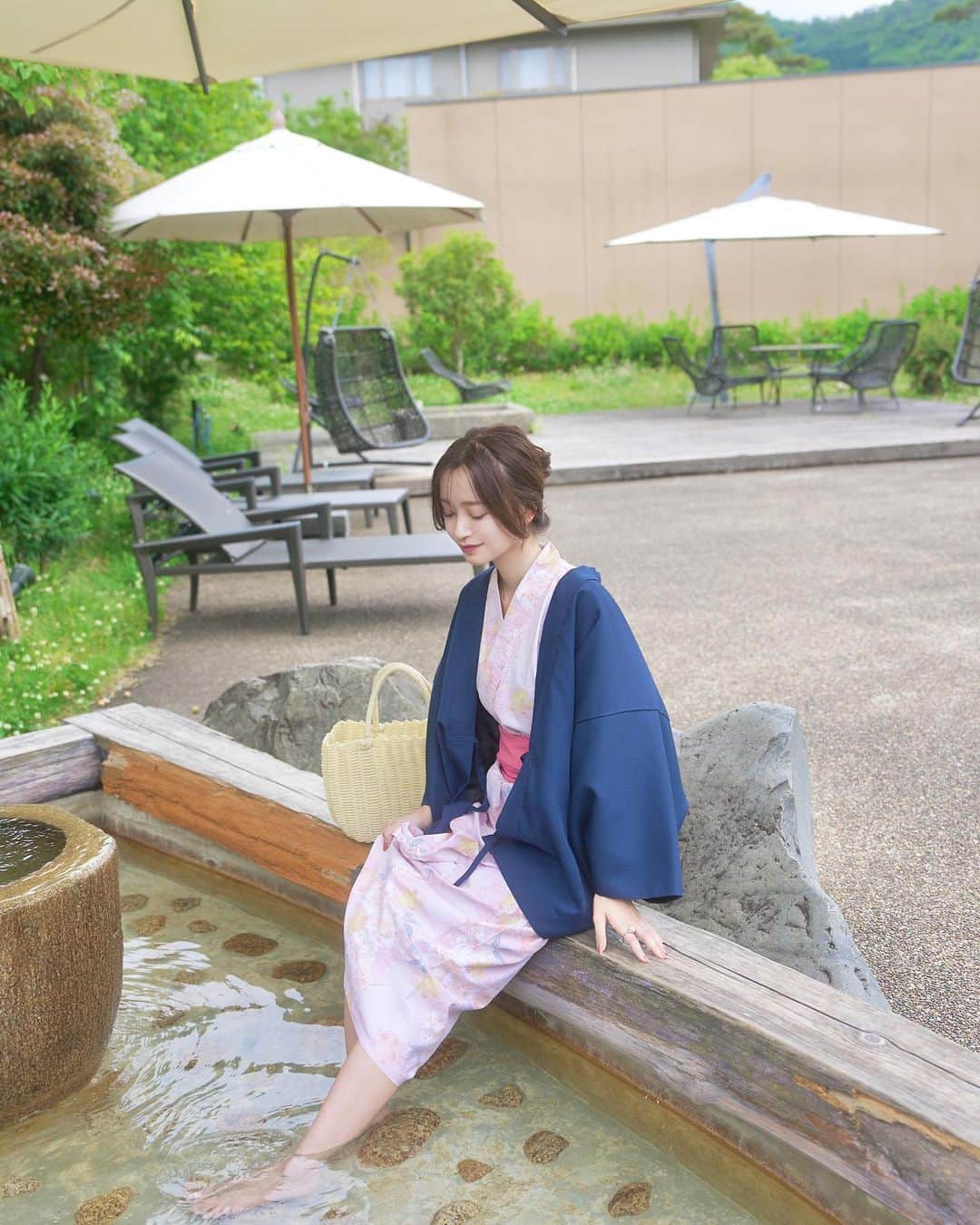早川実季さんのインスタグラム写真 - (早川実季Instagram)「京都旅行🌿 1泊２日で温泉に行ってきました♡  宿泊した烟河さんはオールインクルーシブなので、チェックインから夜まで飲み放題で最高🍶🤍 ご飯も美味しくってとっても幸せでした☺️🍚  お庭の足湯もよかったし、畳の大浴場も気持ちよくて温泉に癒されてリフレッシュできました🌿🕊️  PR @kyoto_keburikawa #京都宿泊 #京都ホテル #京都旅館 #京都旅行 #里山の休日京都烟河 #京都烟河 #京都温泉 #京都観光」5月28日 20時08分 - hayakawa_miki