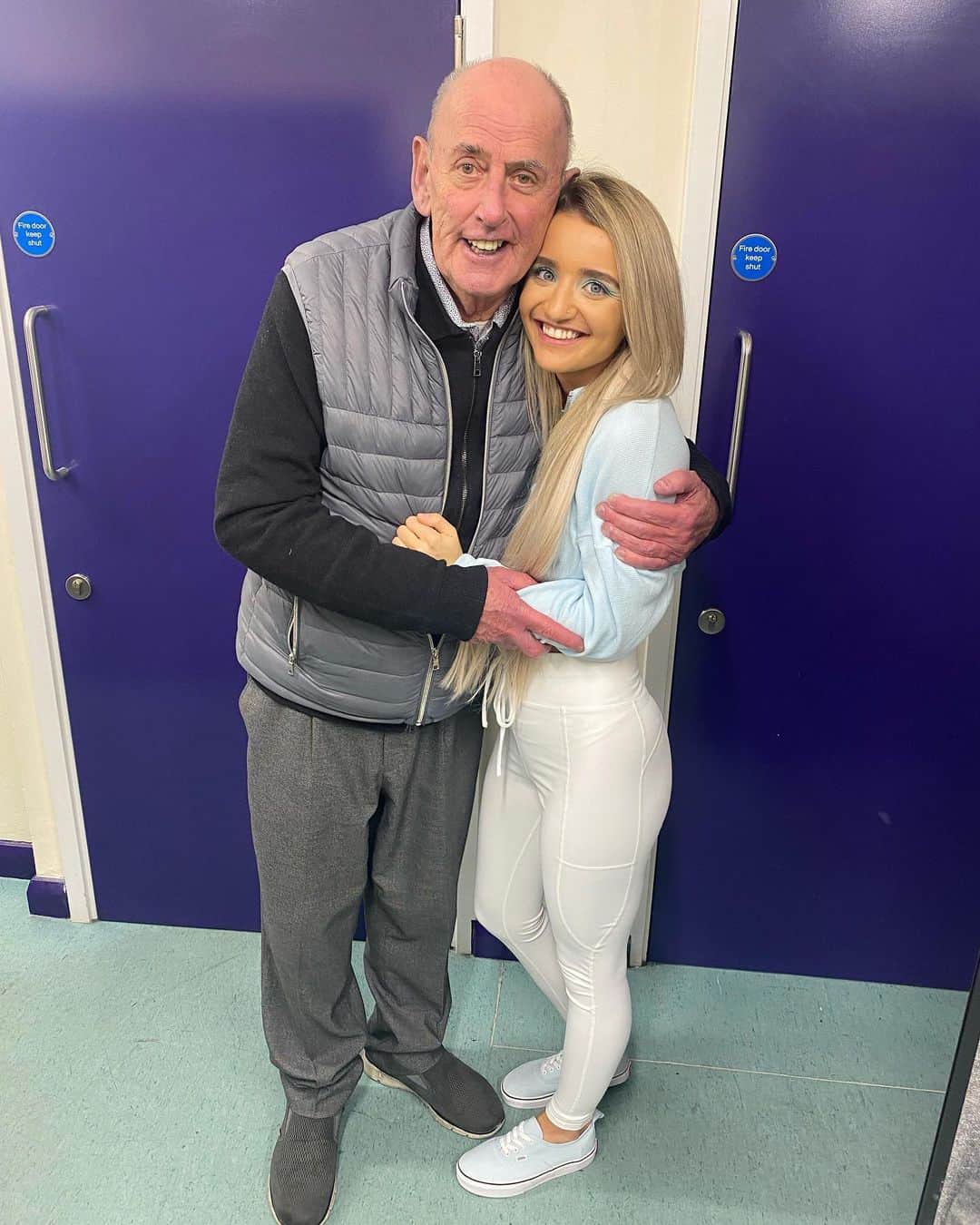 ザイヤ・ブルックサイドのインスタグラム：「I’m heartbroken.   To the man that gave me my start in wrestling, from the all star cheerleader to my first run on the camps, to welcoming me back with open arms when I lost my contract but most importantly for treating me like family for the last 24 years 🙏🏻   I love you B.💙」
