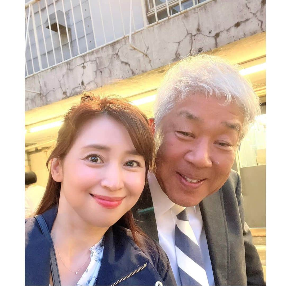 中野公美子さんのインスタグラム写真 - (中野公美子Instagram)「先日、吉本本社でのBBQで 大﨑さんにお会い出来ました！😆 大﨑さんは大阪パフォーマンスドールの生みの親なので、 OPDのお父さんなのです！ あれから30年かぁ🥺 お久し振りにお会い出来て嬉しかったです❣️  BBQもイベントがあったり盛り上がっていて、 とても楽しかったし美味しかった✨  そして、 大﨑さんが本を出版されたので 私もゲット！ 10回読みたいと思います！笑  #大﨑洋　さん #大阪パフォーマンスドール #opd #居場所 #吉本BBQ #吉本本社 #吉本中庭」5月28日 20時27分 - kumikorion