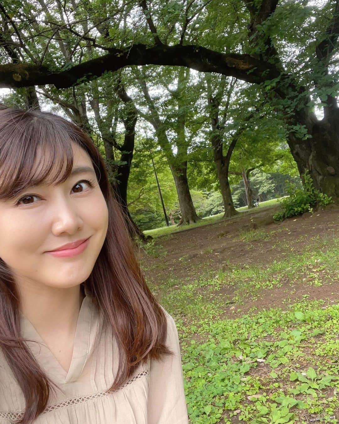 安めぐみさんのインスタグラム写真 - (安めぐみInstagram)「今日は広々とした公園へ🚶‍♀️🌿✨  #公園 #緑が綺麗でした #🌳 #今日もお疲れ様でした😊」5月28日 20時22分 - yasu_megumi_official