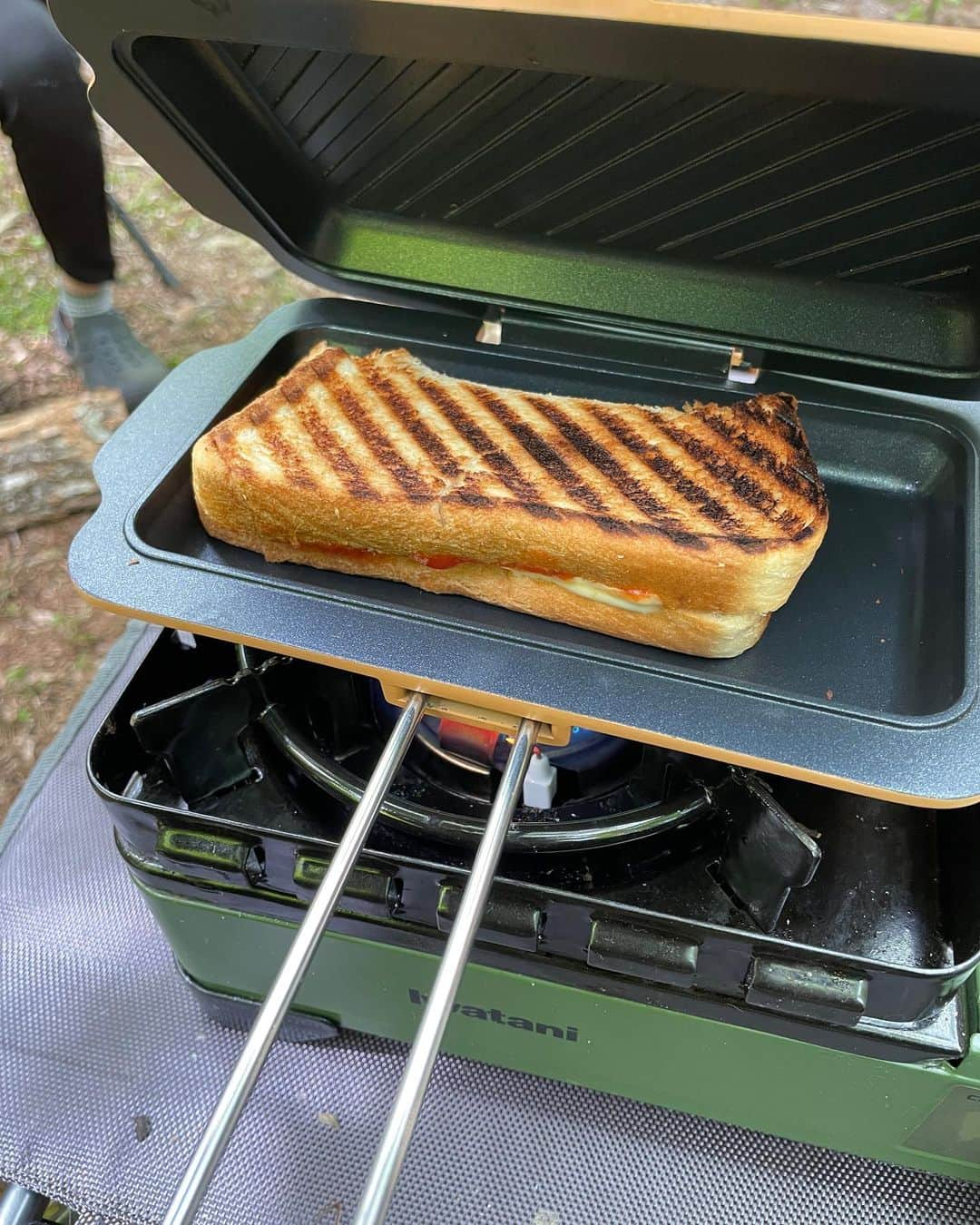 いけや賢二さんのインスタグラム写真 - (いけや賢二Instagram)「土日は大好きな山中湖でキャンプ⛺️ 夏前までにもう1回行きたい！ 最高でしたー😊 #富士山をみんなに届ける男 #山中湖 #家族 #キャンプ #焚き火 #ホットサンド #最高 #暑くなる前に #もう一度 #行きたい」5月28日 21時02分 - ikeya0705